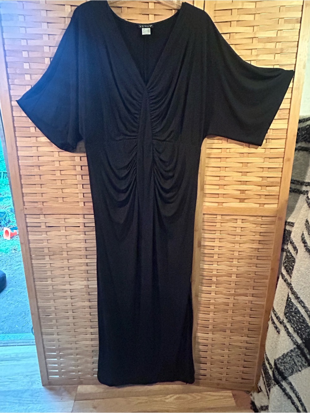 🐾2/$8- VENUS Black Ruched V-Neck Maxi Gown